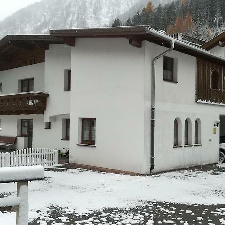 Haus Huter Apartment Kaunertal Luaran gambar